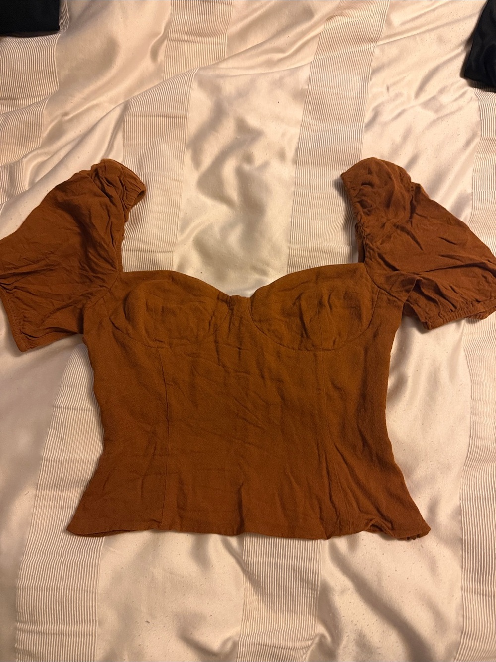 Wilfred Rust Brown Puff Sleeve Sweetheart Crop Top